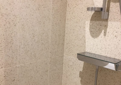 Douche carrelage effet terrazzo - HAMS